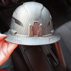 Klein Tools premium KARBN Hardhat 