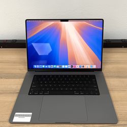 16" MacBook Pro M1 Max 10 Core*32GB RAM*1TB SSD