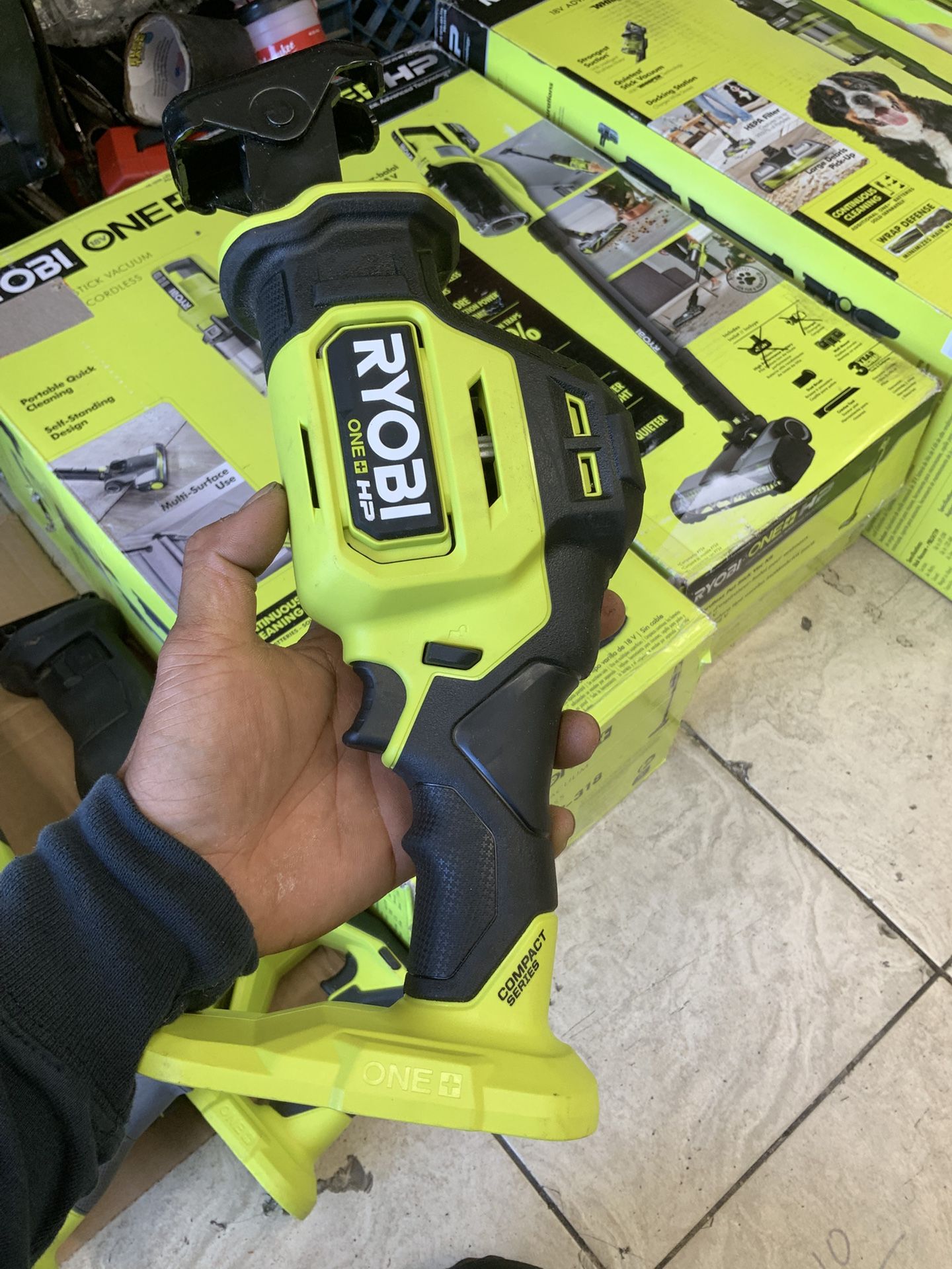 Ryobi 18v Brushless Compact One Hand Reciprocating Saw