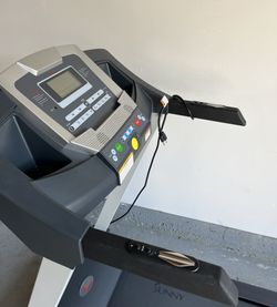 Sunny sft7515 Treadmill for Sale in Huntington Beach CA OfferUp
