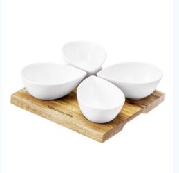 Add style to your servings. Kamikoto - 4 Leaf Bowl Serving Set