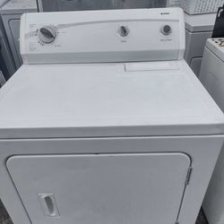 LIKE NEW SUPER CAPACITY ELECTRIC DRYER 