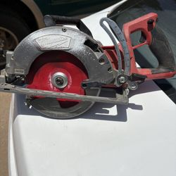 Milwaukee M18 Skilsaw