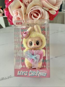 Checkmate Queen Labubu 