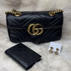 Black Gucci Bag With Wallet And Earrings