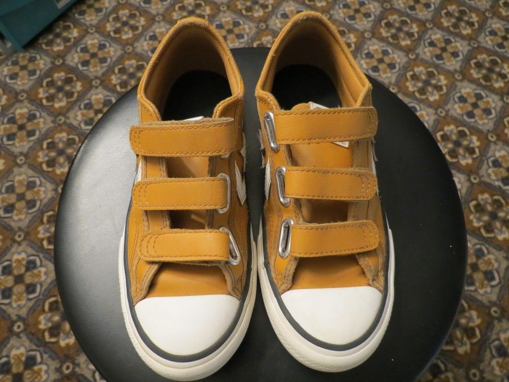 Converse Boy Shoes Size 2