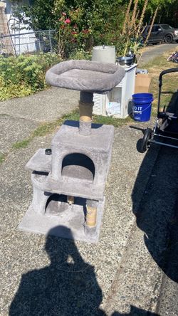 Cat house price 20$ pick up. E. Side. 72. and Grandview ave. E.  Tacoma