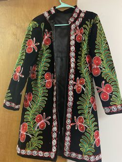 Hand-Embroidered Velvet Suzani Coat – Pomegranate Motif Central Asian Chapan / Boho Duster