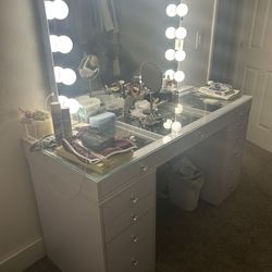 Impressions vanity (great Valentine’s Day Gift)