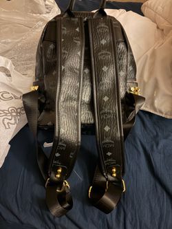 Backpack brand new got crushed during shipping