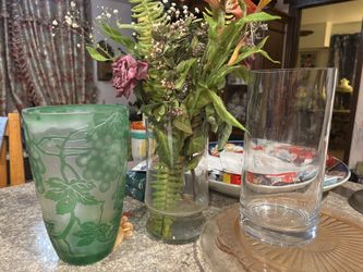 Vase/ 2 Clear/ 1 Carved Green 