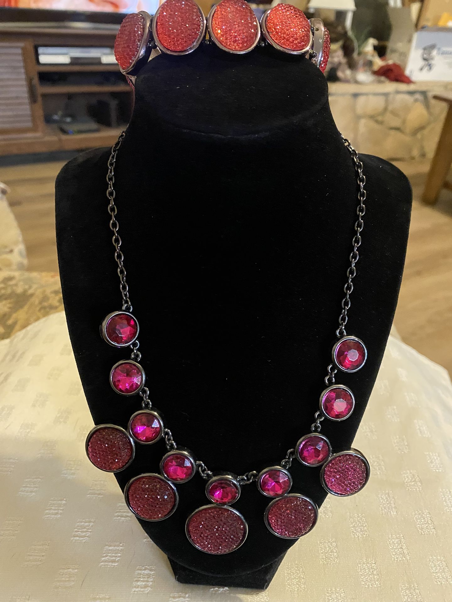 Baskin Brothers Bib Style Necklace And Bracelet Set