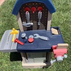 Little Yikes Work bench