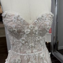 Wedding gown! Galina Signature size 10