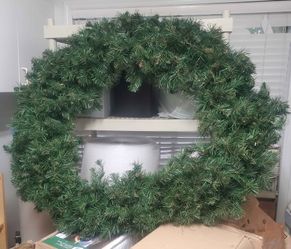 4 ft in diameter Christmas wreath