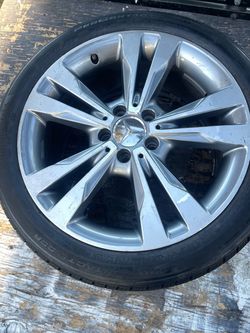Tire with rim Mercedes Benz