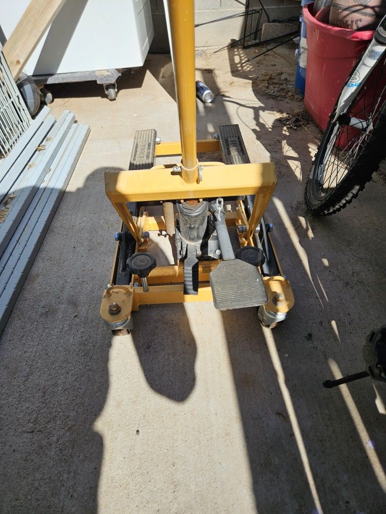 ATV/Motorcycle Floor Jack