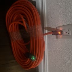 100ft ProGlo Heavy Duty Lighted Extension Cord - 12/3 Gauge, 20A/120V - High Visibility for Power Tools & Construction This listing is for a brand new
