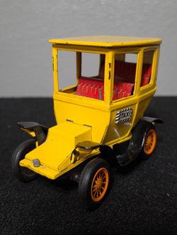 Collectable litho friction toy car