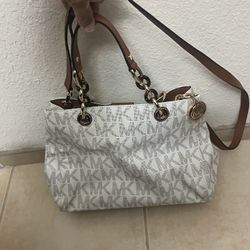Micheal Kors Purse