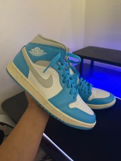 Jordan 1 Mids