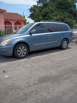 2007 Hyundai Entourage