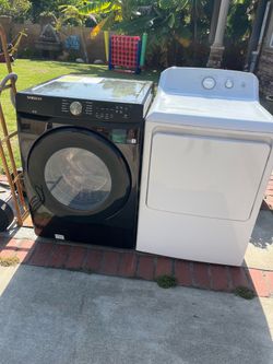 Washer and gas dryer like new