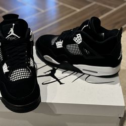 Jordan 4s White Thunder 