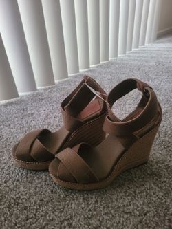Tori Burch size 6