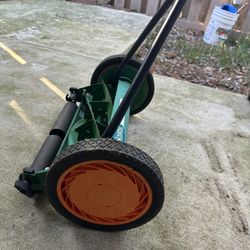 Scott's 16 in. Manual Walk Behind Push Reel Lawn Mower