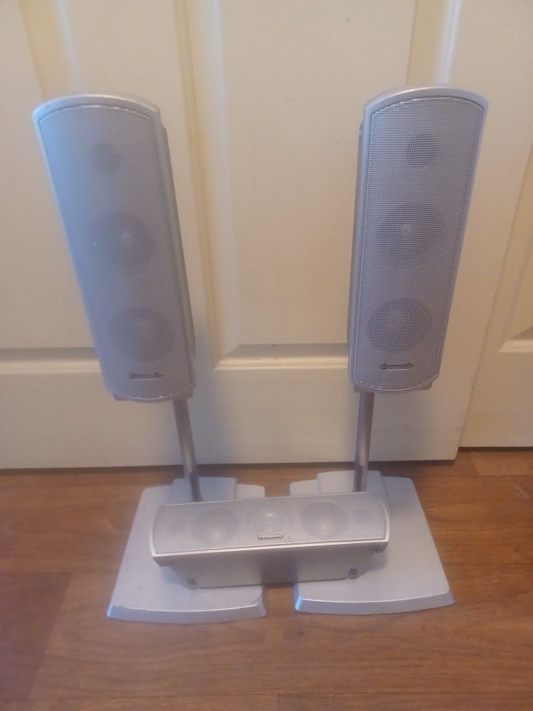3 Panasonic Speaker's With 2 Stands