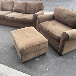 Macys Brown Couch And Loveseat $380