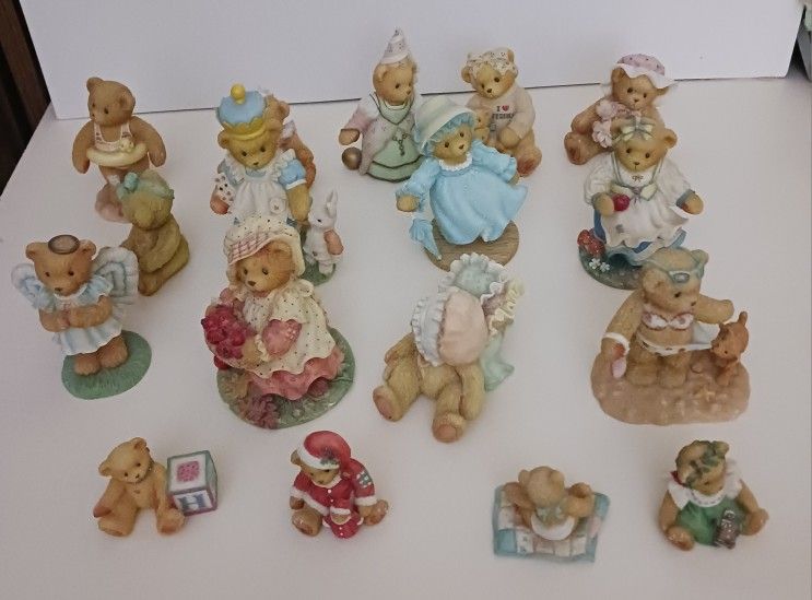 Cherished 🧸 Teddies Collection