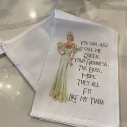 NEW Ala & Lo Queen Guest Hand Towel