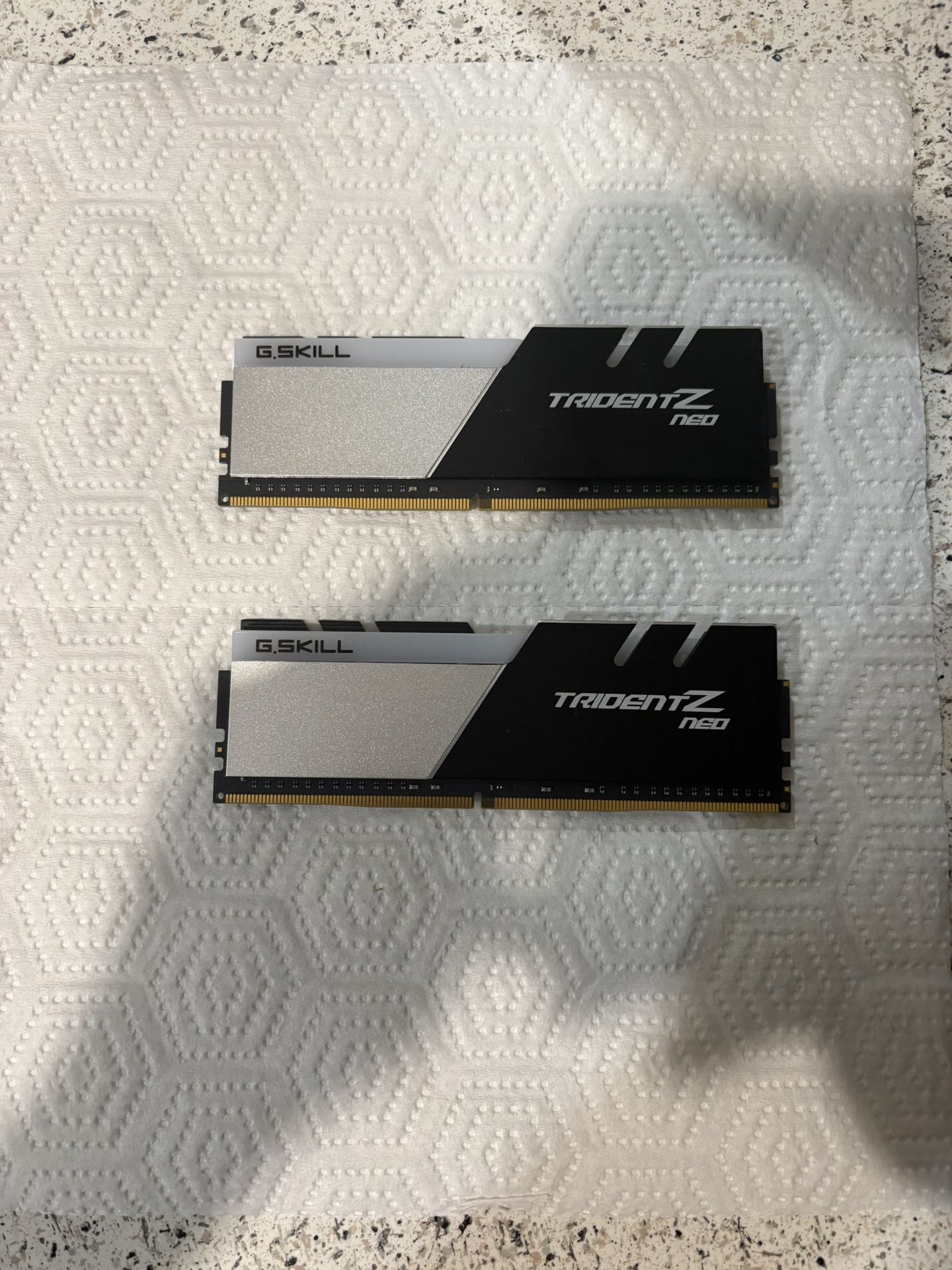 G.SKILL Trident Z Neo Series DDR4 RAM (XMP) 32GB (2x16GB) 3600MT/s CL16-19-19-39 1.35V Intel AMD Desktop Computer Memory U-DIMM (F4-3600C16D-32GTZNC)
