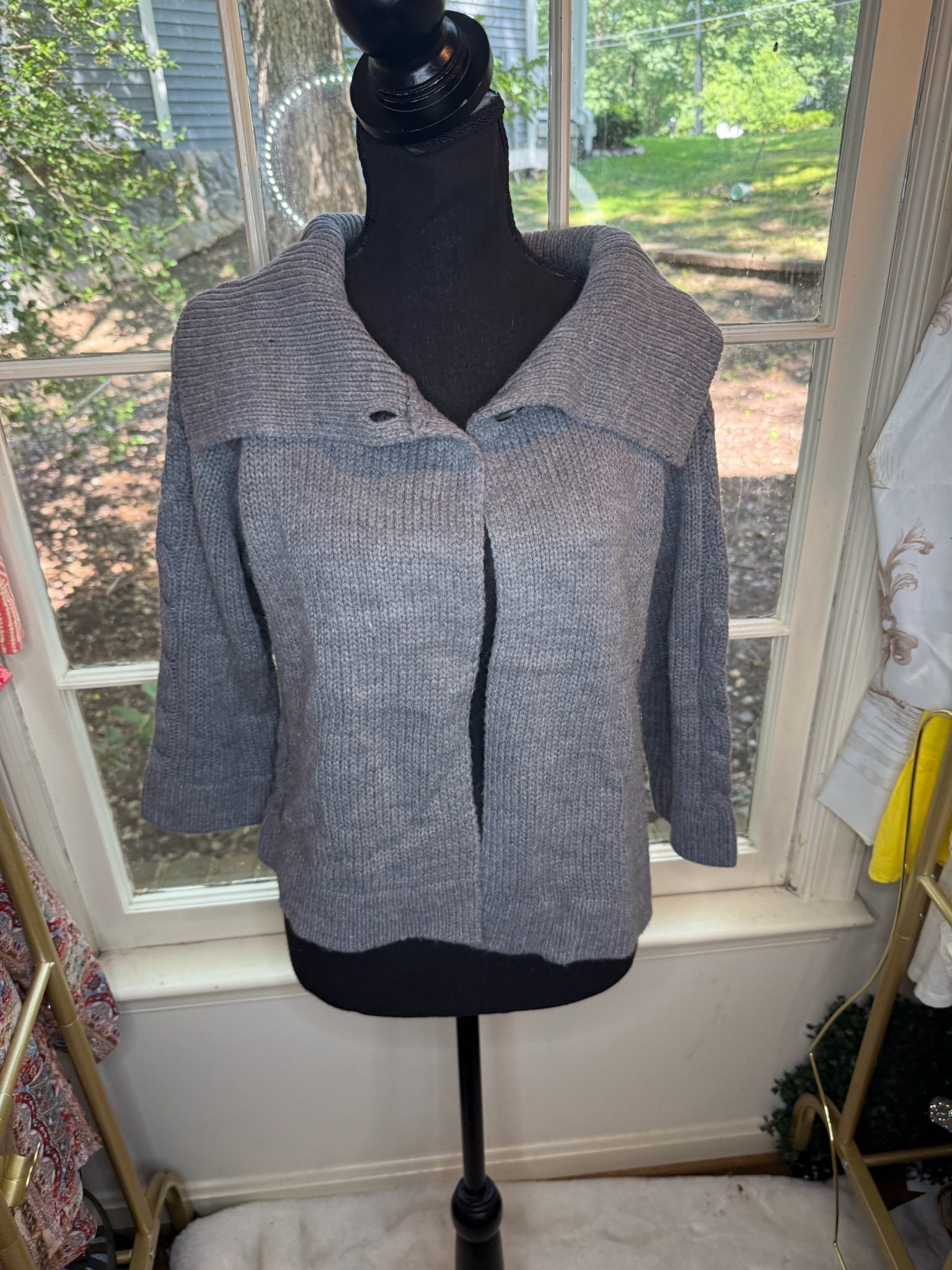 New Yoke & Company Cropped Cardigan Grey Size Medium