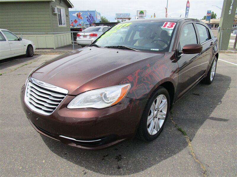 2013 Chrysler 200 Touring