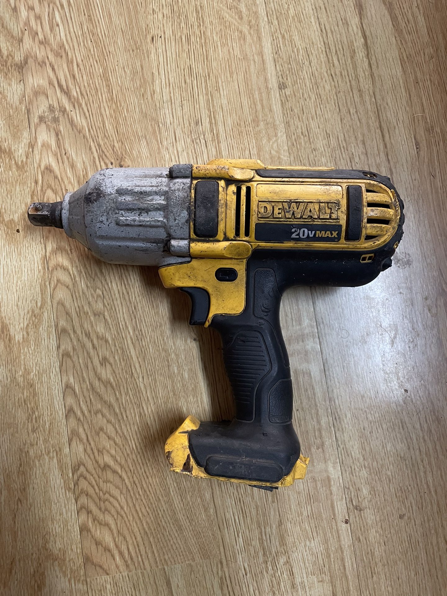 BROKEN Dewalt Cordless Impact IT’S BROKEN