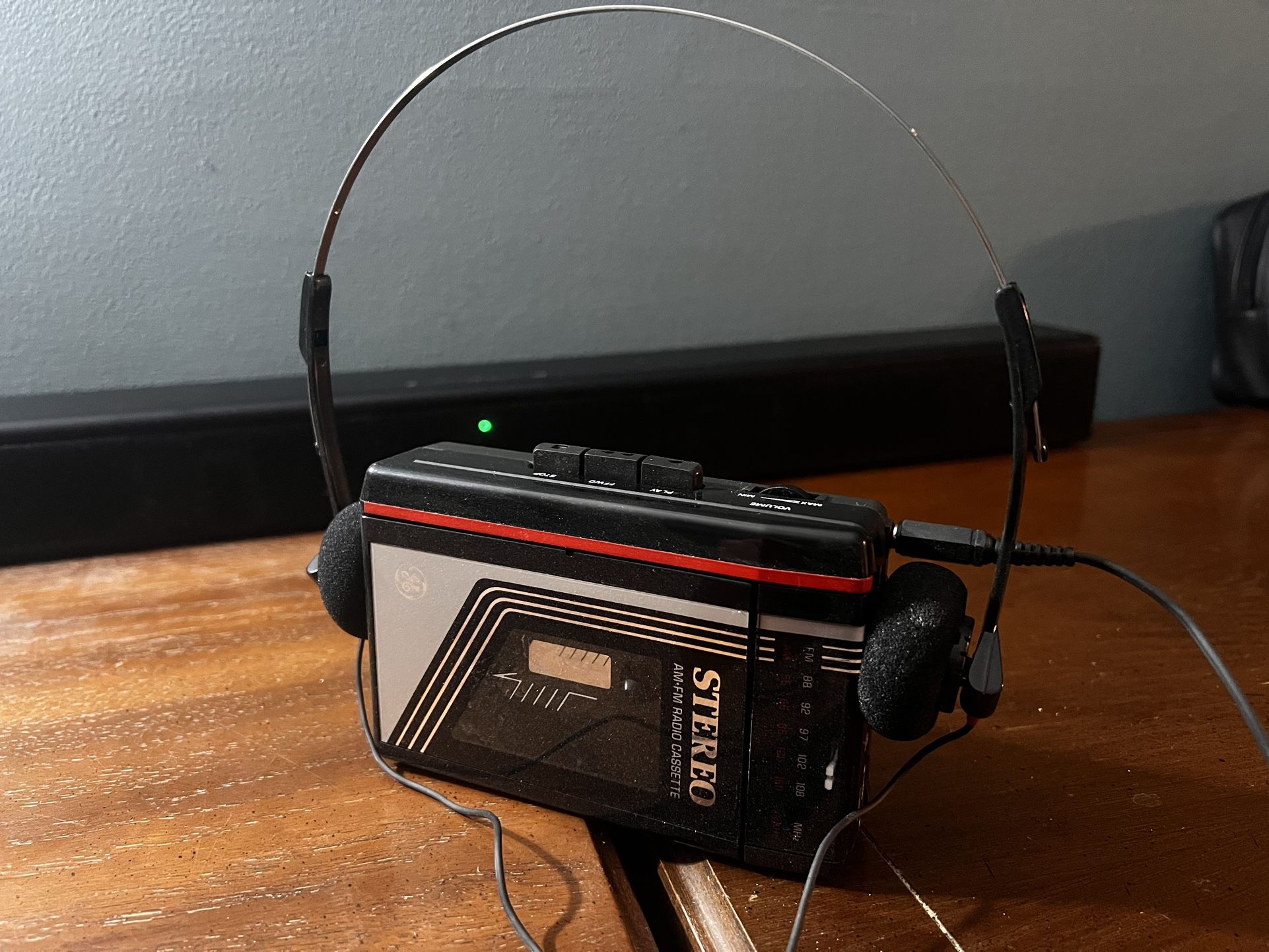 Retro GE Walkman ( Am/fm Cassette Player )