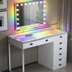 Vanity w/bluetooth mirror