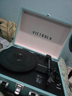 Victrola Journey Suitcase Record Player (VSC-550BT) - Bluetooth