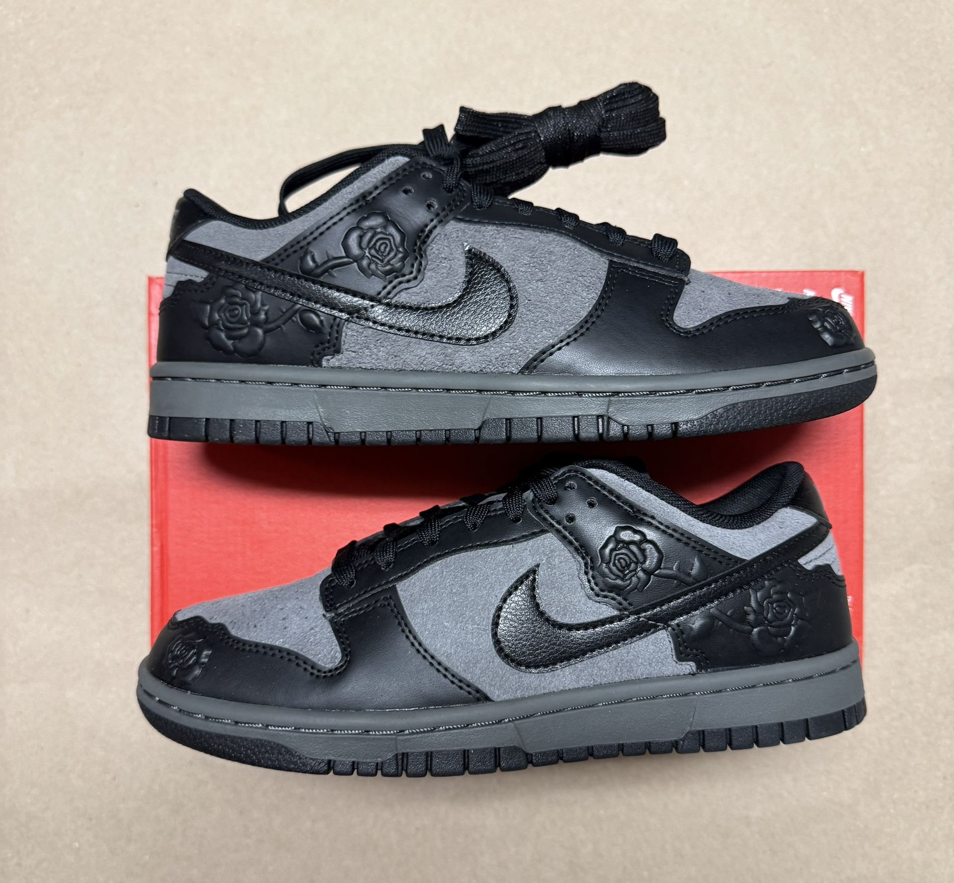 Nike Dunk Low Black Roses women’s size 7 shoes Rare NEW!