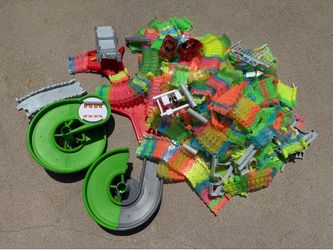 Glow Trax glow in the dark race tracks