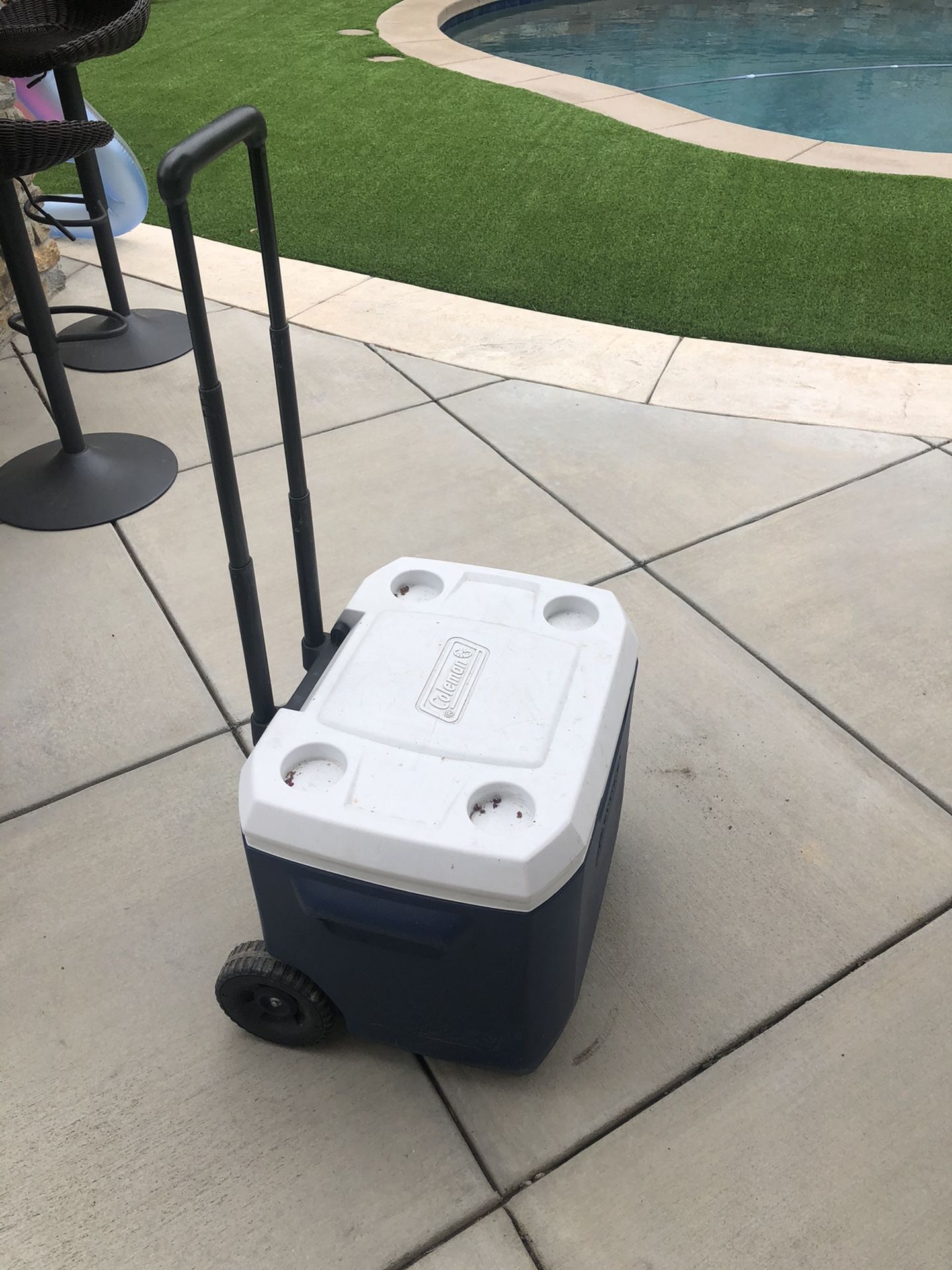 Coleman rolling ice chest for Sale in Huntington Beach, CA OfferUp