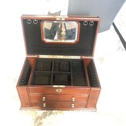 Beautiful jewelry box