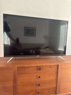 43” TCL Roku TV