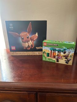 LEGO Bundle: Eevee Pokémon #72151 and Minecraft The Illager Desert Patrol #21267