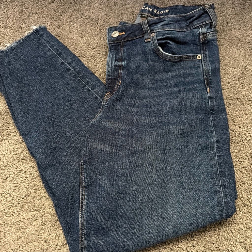 American Eagle navy blue straight jeans with frayed hem