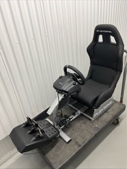 Xbox One Logitech Driving Force Racing Wheel Pedals Playseat Set - Like New