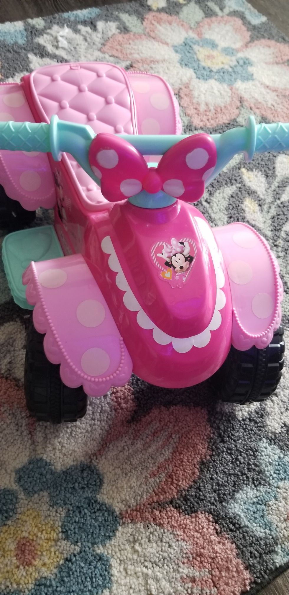 MINNIE MOUSE Electric Ride On Scooter